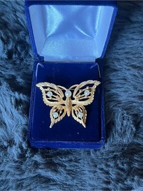 Vintage Gold Butterfly Pearl Accent Brooch - Women's Jewelry